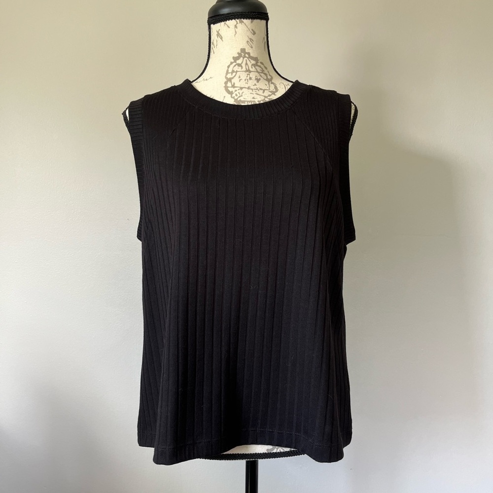 Evereve Black Tee